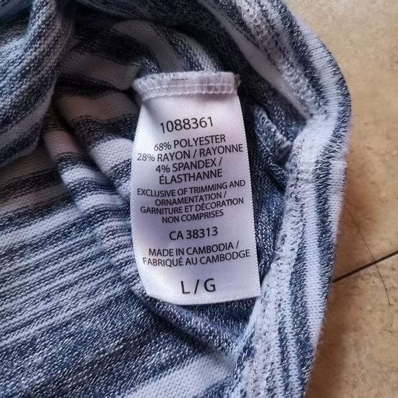 🔵3/$30  Striped T-Shirt - Picture 10 of 11